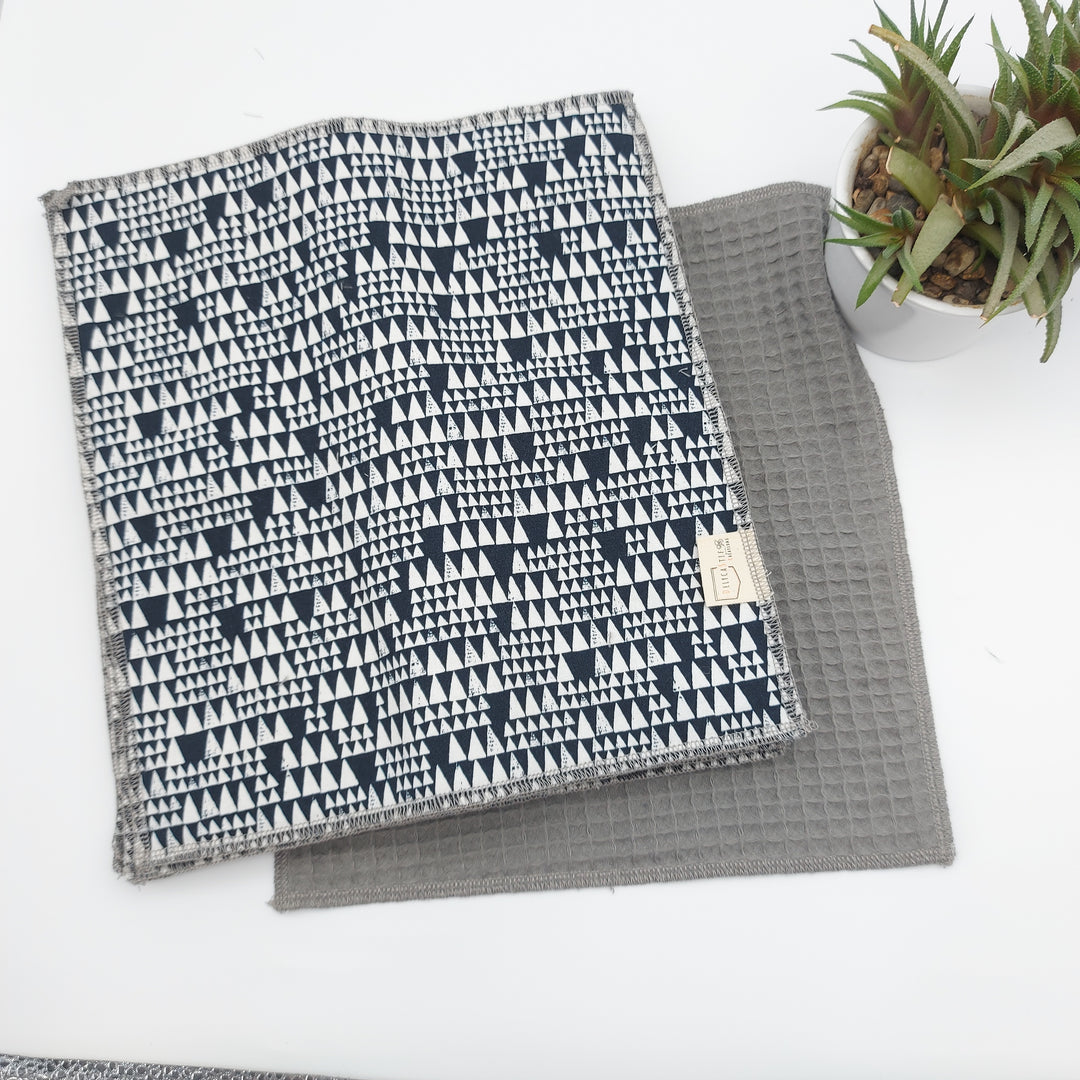 Essuie-tout lavable - bleu foncé et triangles blancs(intérieur gris) - lot de 8 feuilles