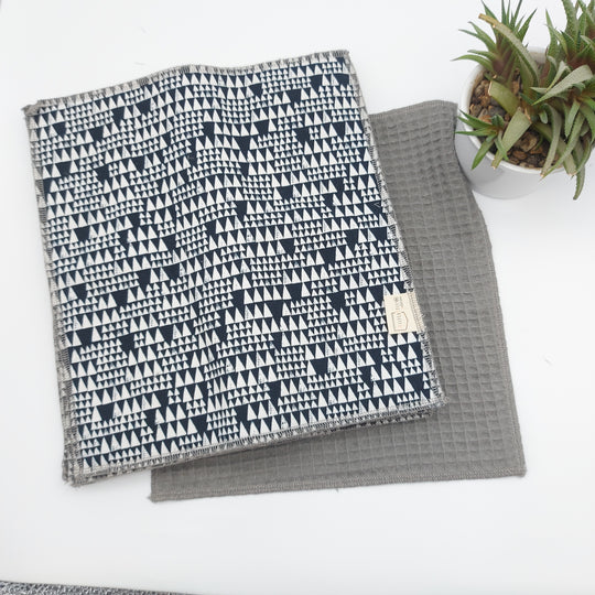 Essuie-tout lavable - bleu foncé et triangles blancs(intérieur gris) - lot de 8 feuilles