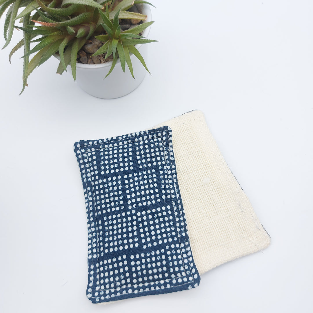 Éponge lavable et réutilisable - bleu points blancs