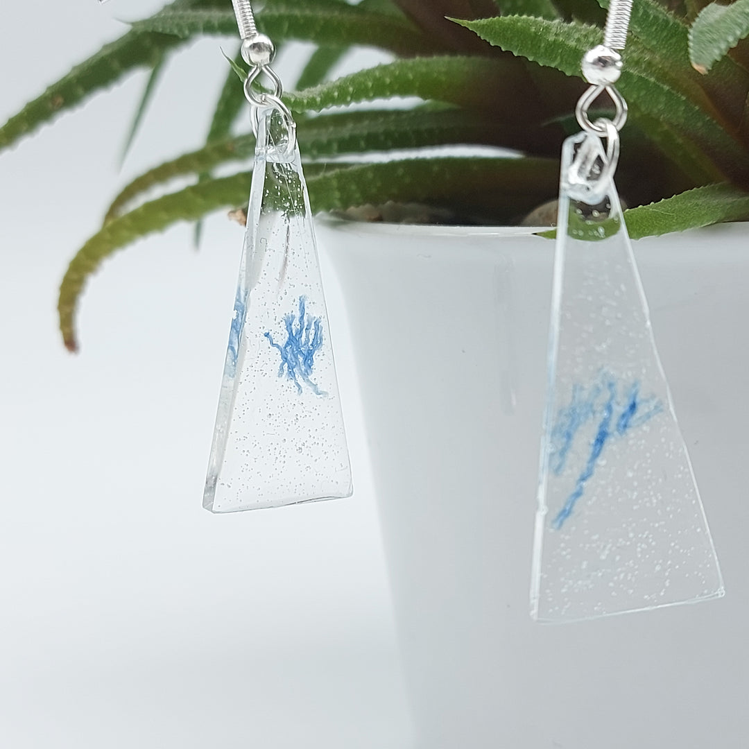 Boucles d'oreille - pendante - grand triangle -bleu foncé