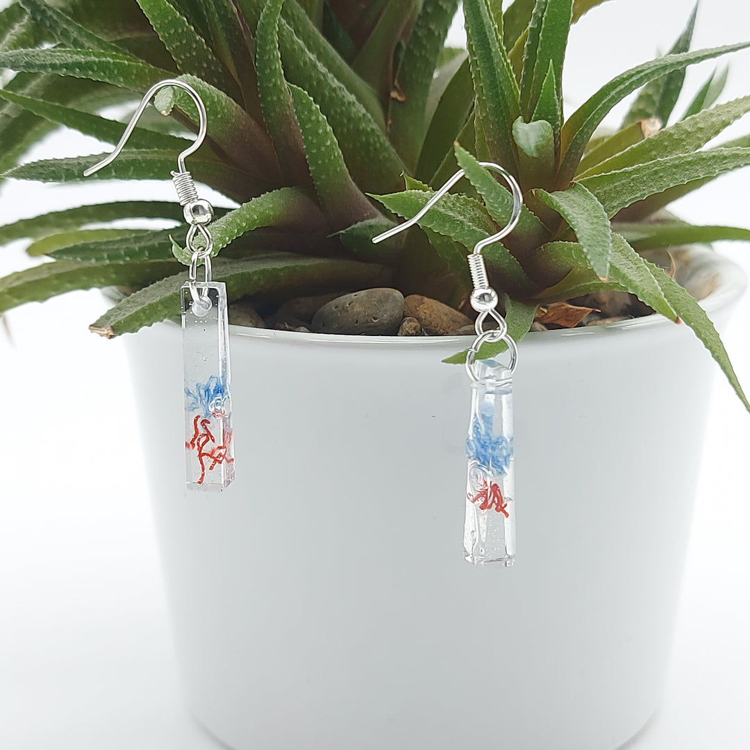 Boucles d'oreille - pendante - rectangle petit denim et rouge