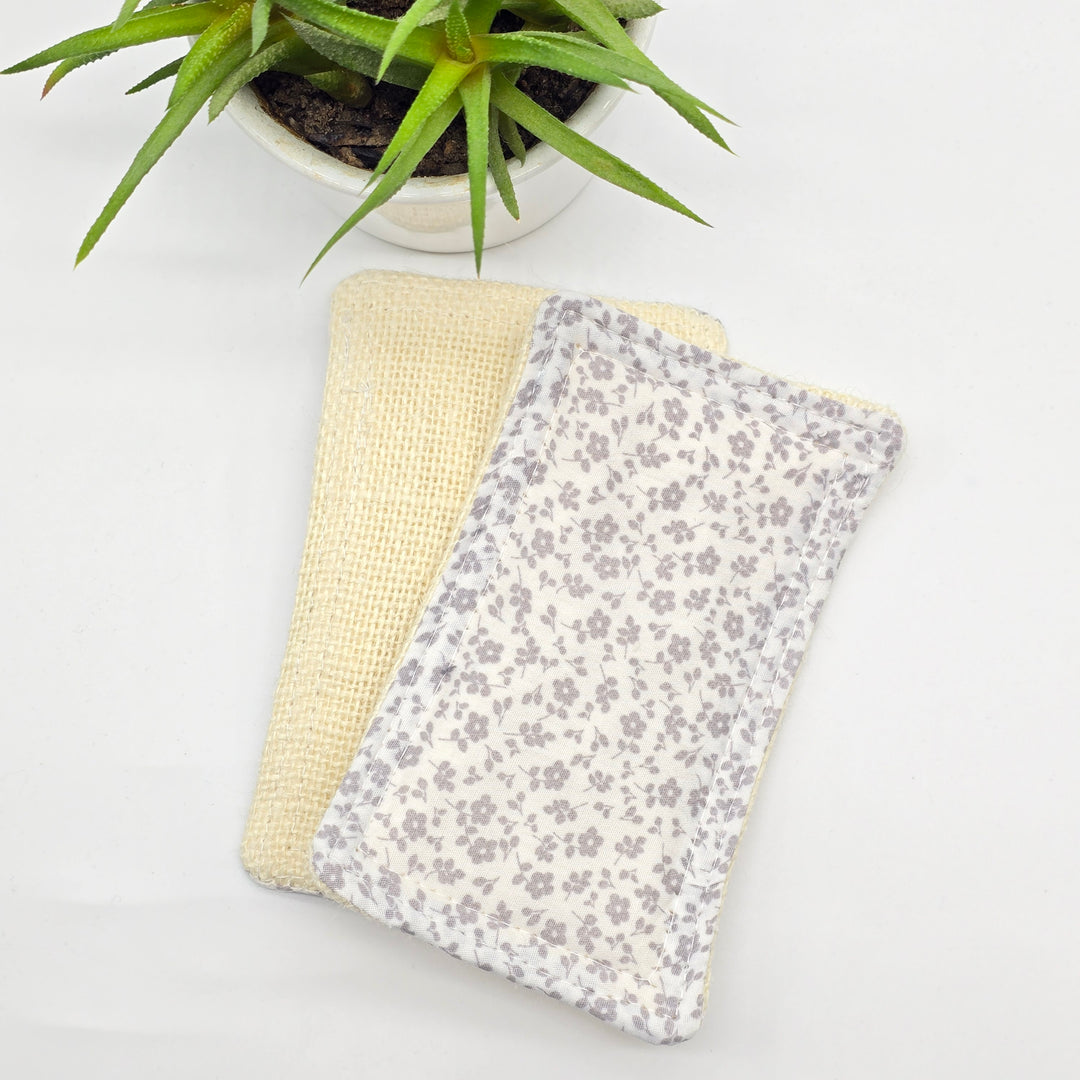 Éponge lavable et réutilisable - blanc fleurs grises