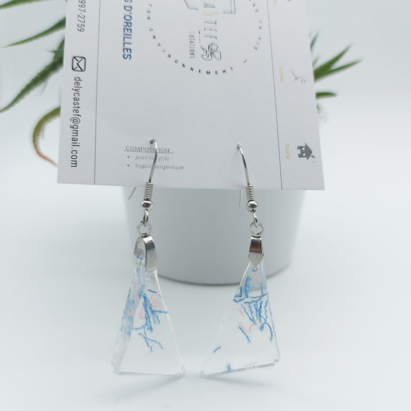 Boucles d'oreille - pendante  - triangle graphique denim et rose