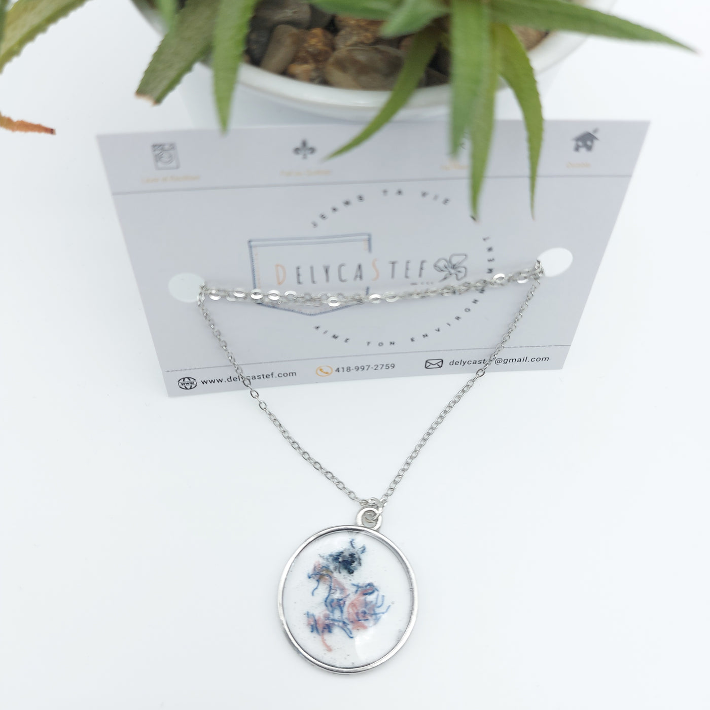 Collier- pendentif rond et jeans denim et rose - argent