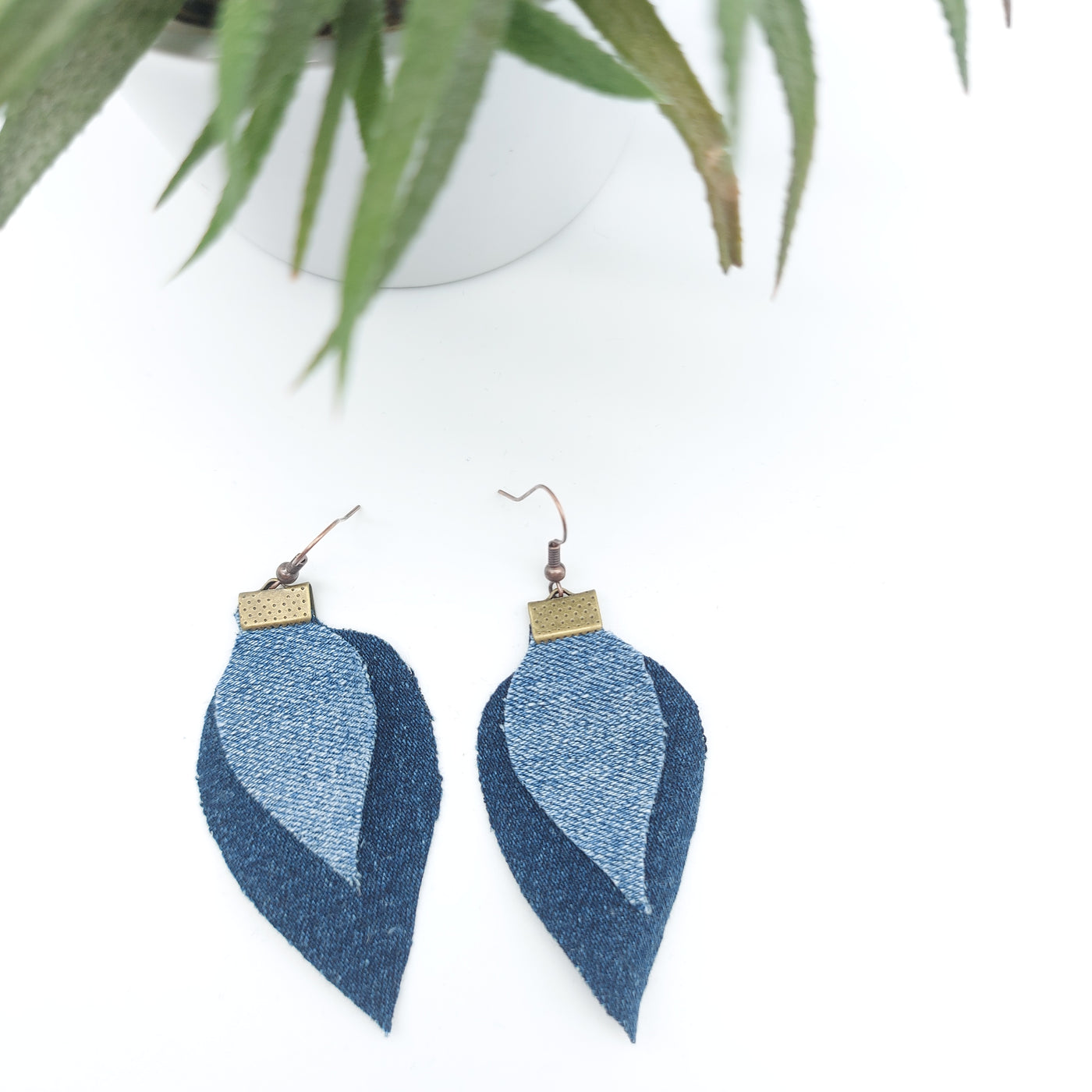 Boucle oreilles pendante feuille grande double bleu jeans - DelycaStef