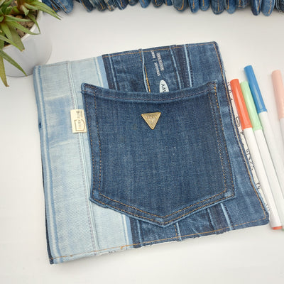 DelycaStef- cahier coloriage lavable - jungle - ceinture denim bleu - poche denim guess
