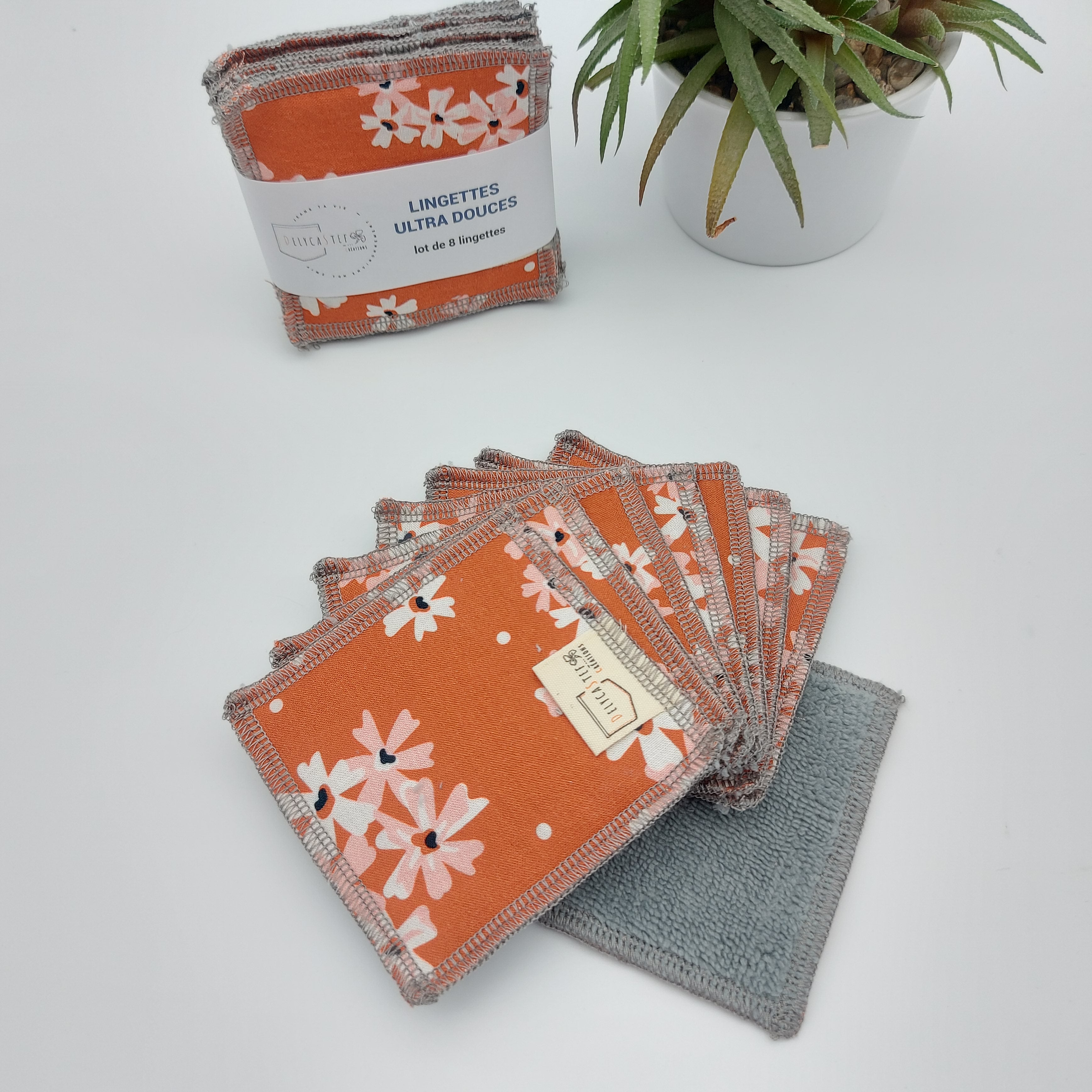 Lingettes démaquillantes rouge orange fleur blanc delycastef