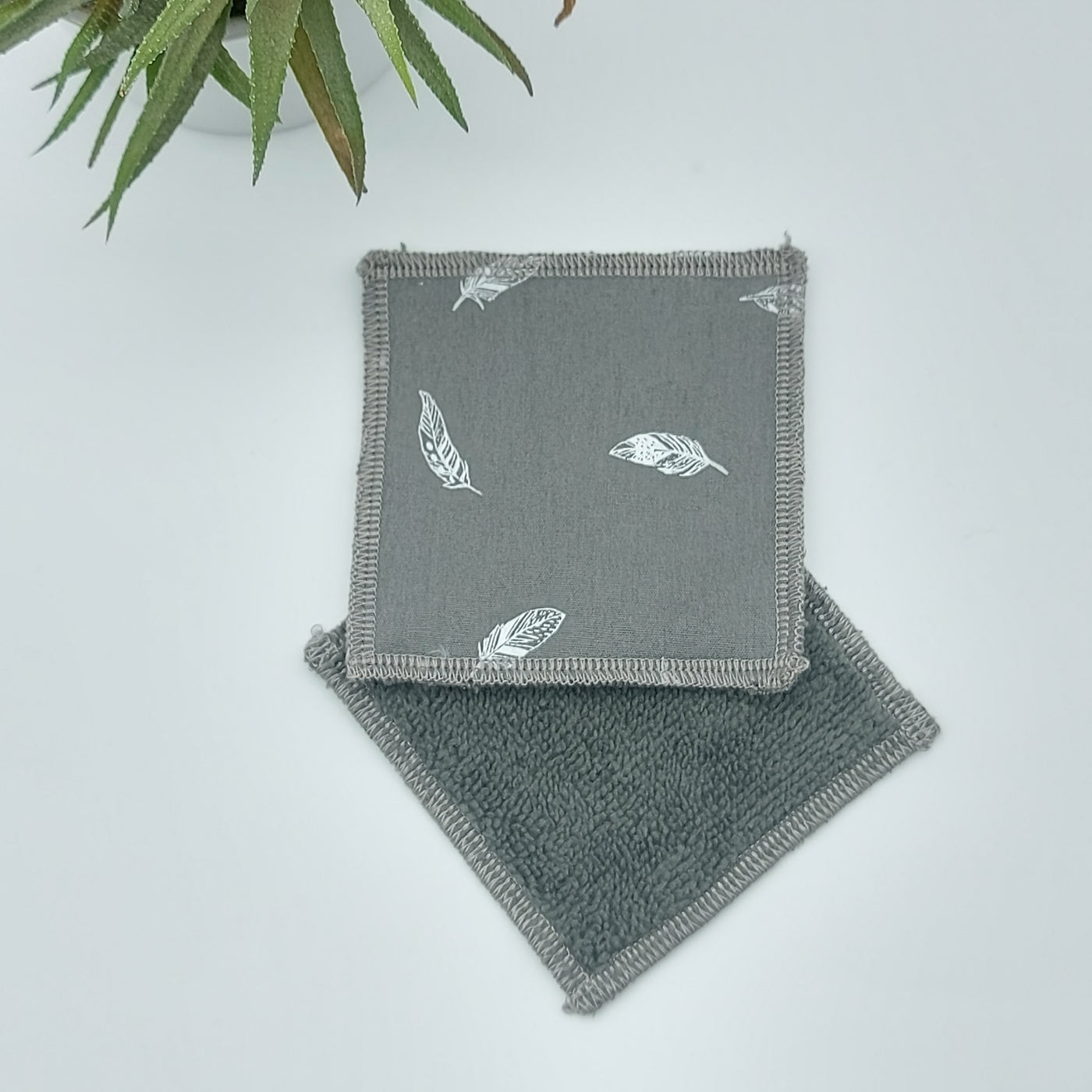 lingette_demaquillante_bambou_douce_unite_plume_gris_anthracite