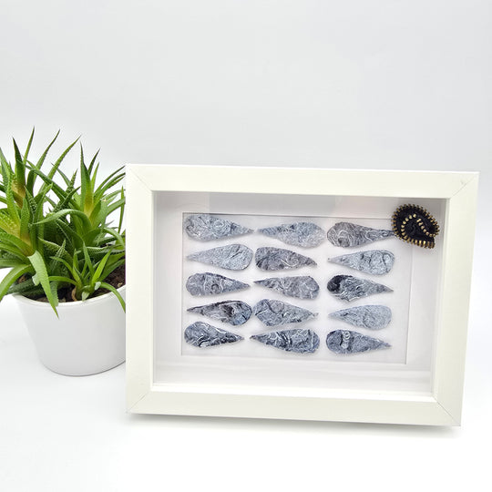 Cadre décoratif – Art en denim recyclé - gouttes