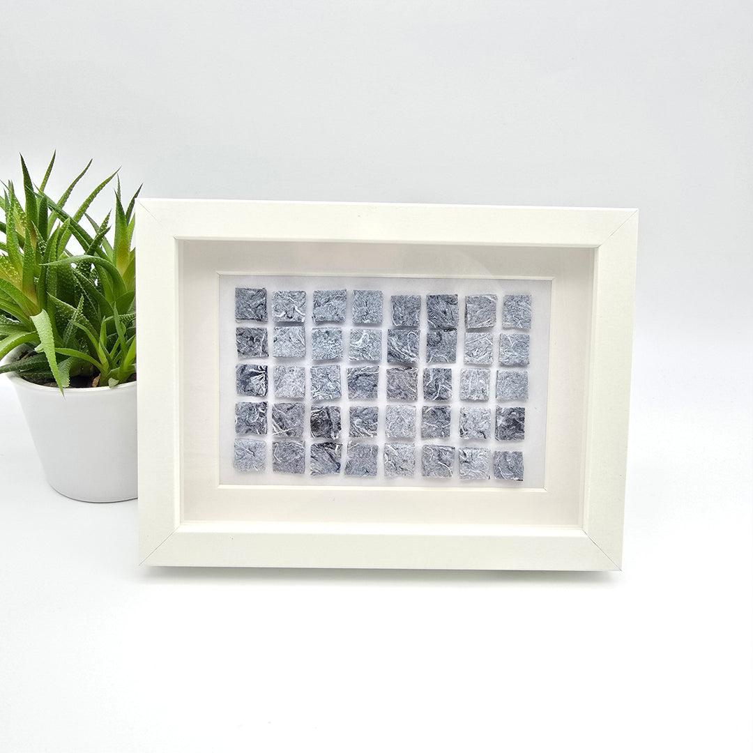 Cadre décoratif blanc avec ronds en denim recyclé – format paysage