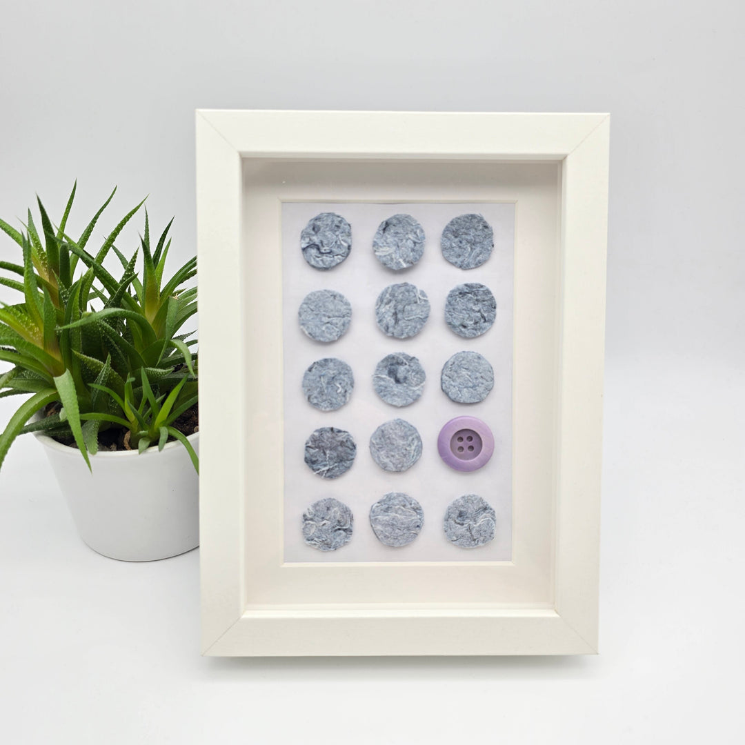 Cadre décoratif blanc avec carrés en denim recyclé – format paysage