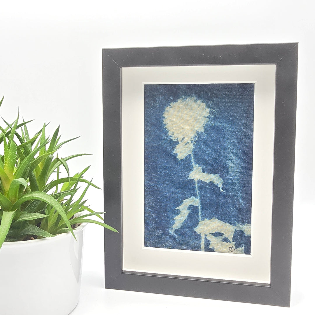 Cadre décoratif – Art en denim recyclé - chardon