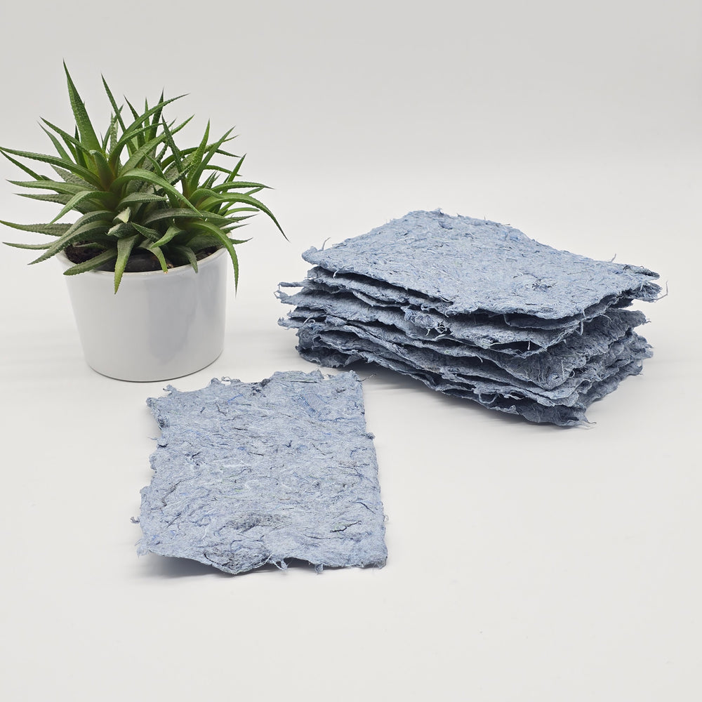 Feuille de papier de jeans recyclés
