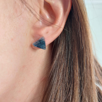 delycastef boucle oreille clou resine denim triangle