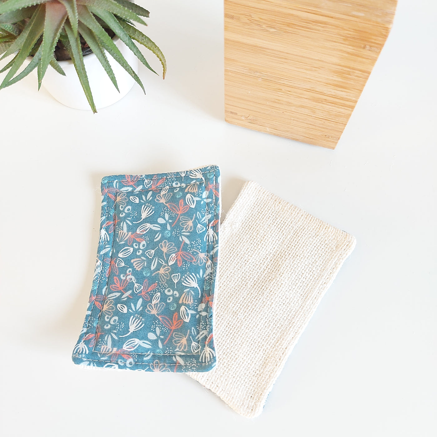 delycastef eponge lavable unite gris bleu petites fleurs