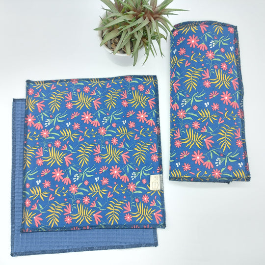 delycastef essuie tout bleu fleur rouge et jaune interieur bleu