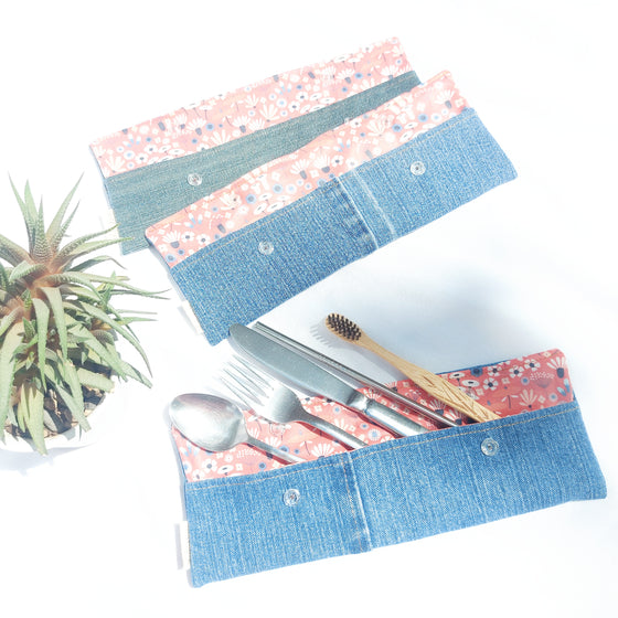 Pochette ustensiles / brosse à dents - fleurs denim bleu